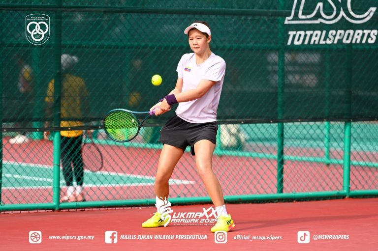 Aqil and Lynn Lim, both talented players from our Mouratoglou Tennis Programme, led the Federal Territory mixed tennis team to a stunning victory, defeating Perak to clinch the gold medal. Congratulations to the Federal Territory team for their outstanding achievement, securing the gold medal today at the SLTA Tennis Court in Kuching!